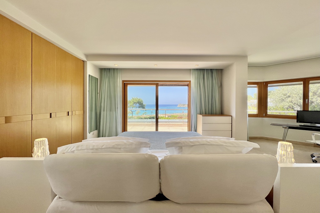 B, UPSTAIRS MASTER BEDROOM 2, Villa Gizelle, Sani Club Private Villas Complex, Kassandra, Halkidiki, Greece